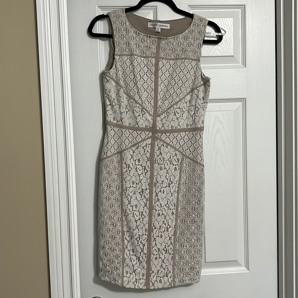 White and beige crochet style dress. Size 4. Like new conditions.